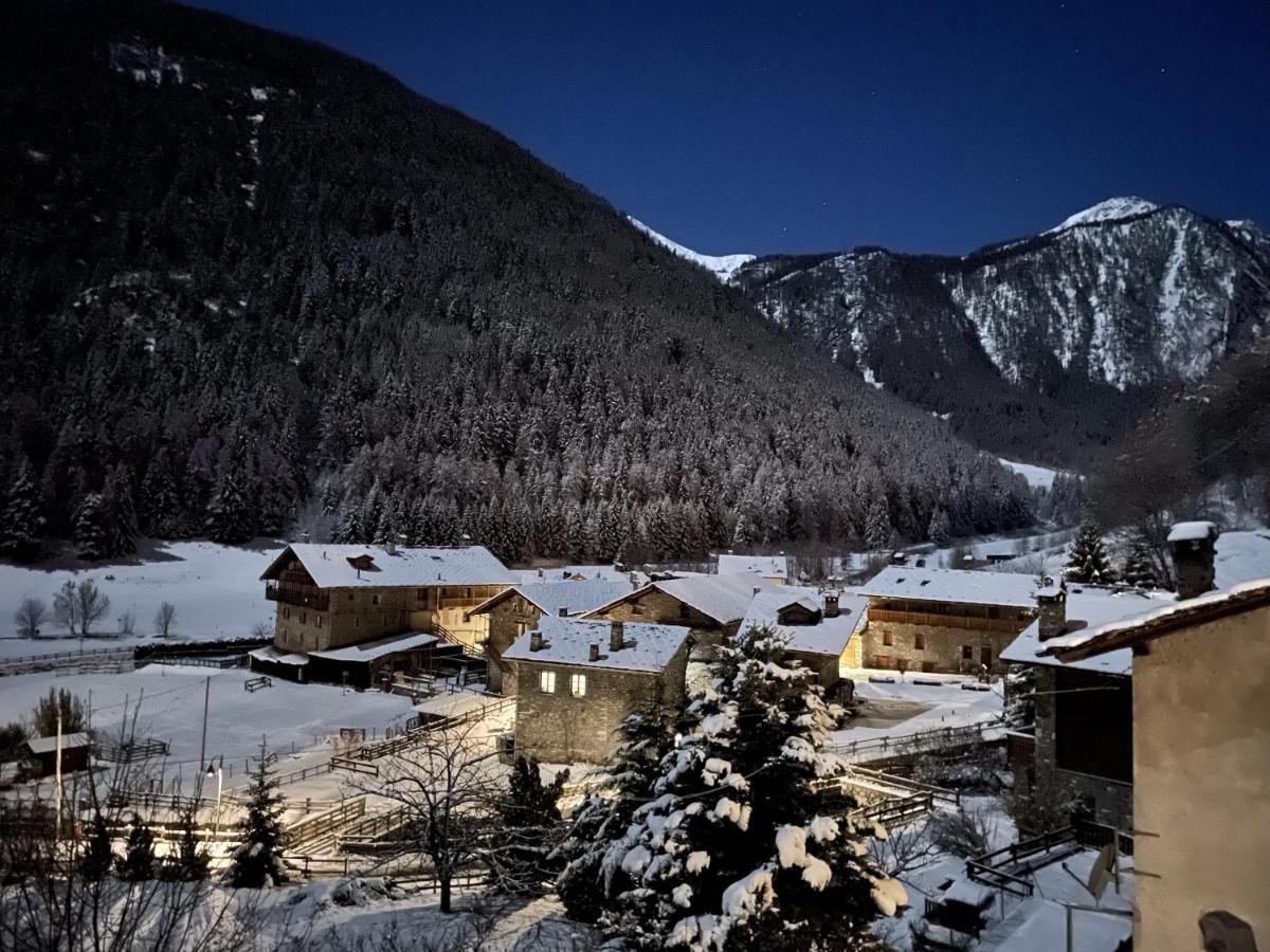Appartamento Aux Pieds Du Malatra' 1 Saint-Rhemy-En-Bosses Esterno foto